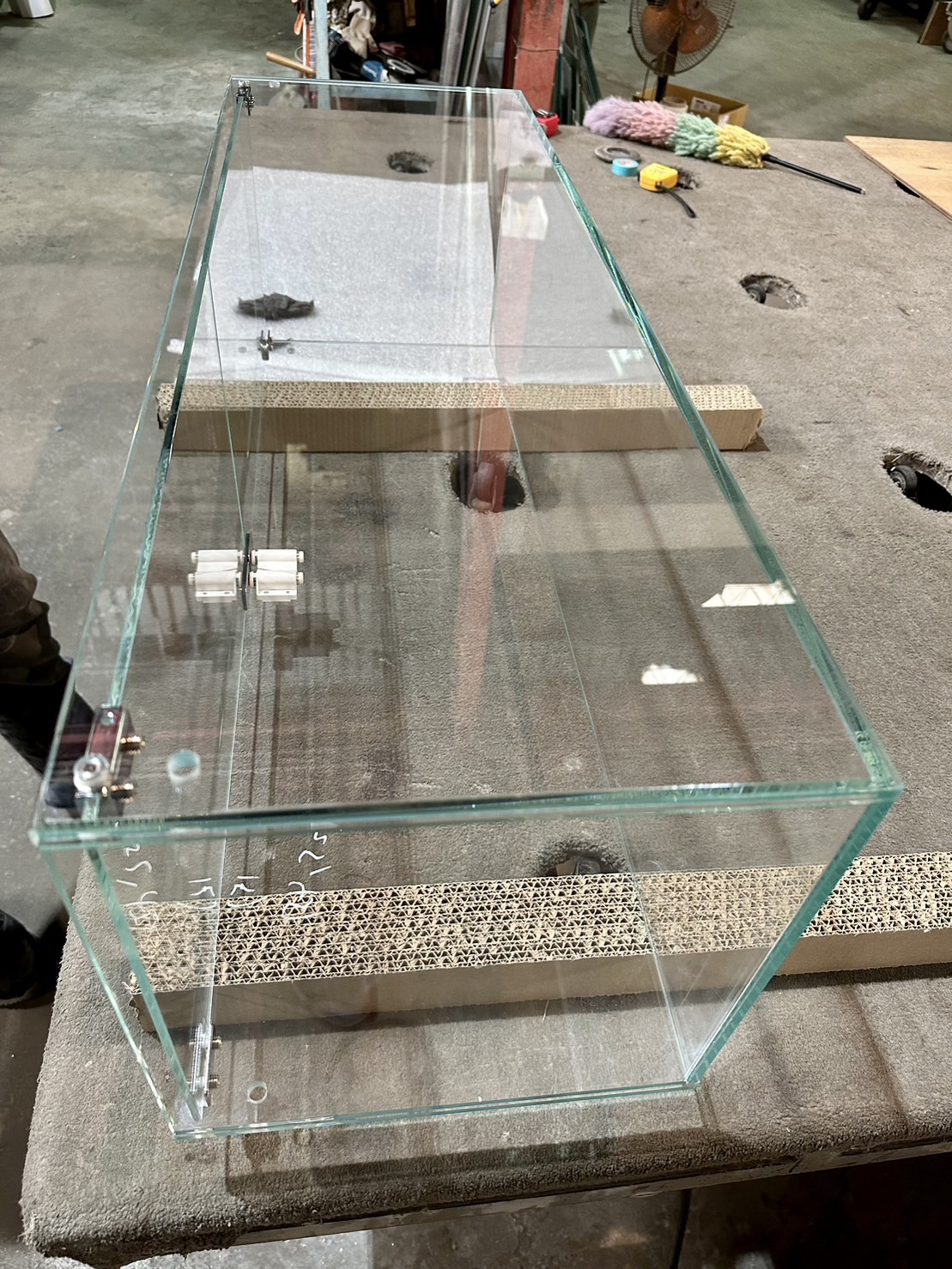 台中優白玻璃紫外線黏合